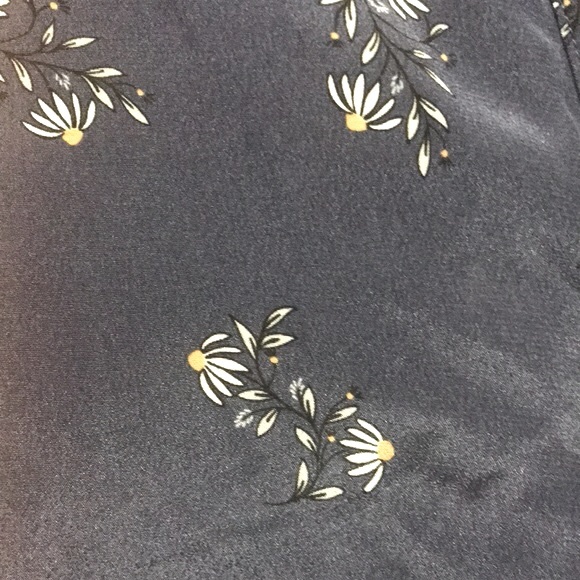 Amour Vert Silk Kaya Long Sleeve Blouse - Picture 8 of 8